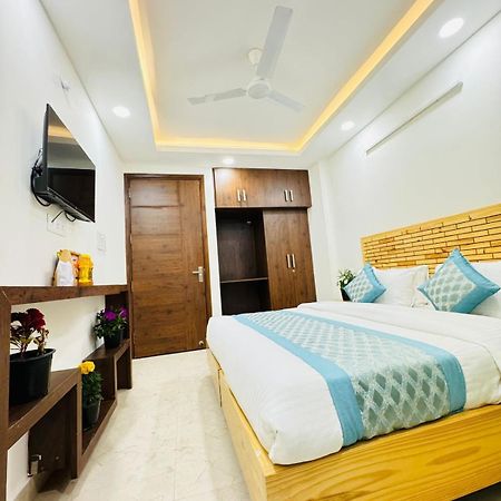Hotel Ashram View Just 10 Minute Away Form Nizamuddin Railway Station New Delhi Buitenkant foto