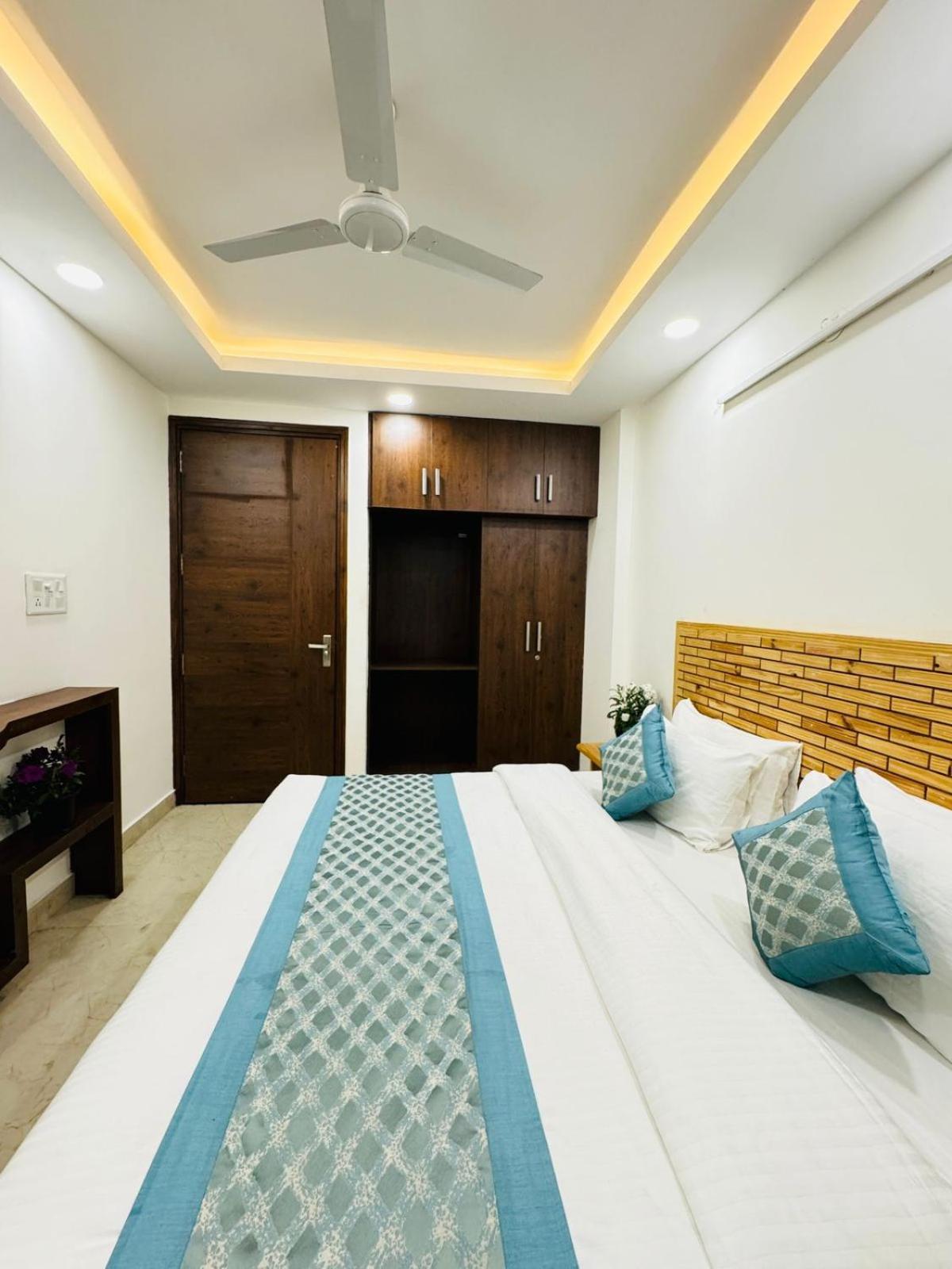 Hotel Ashram View Just 10 Minute Away Form Nizamuddin Railway Station New Delhi Buitenkant foto
