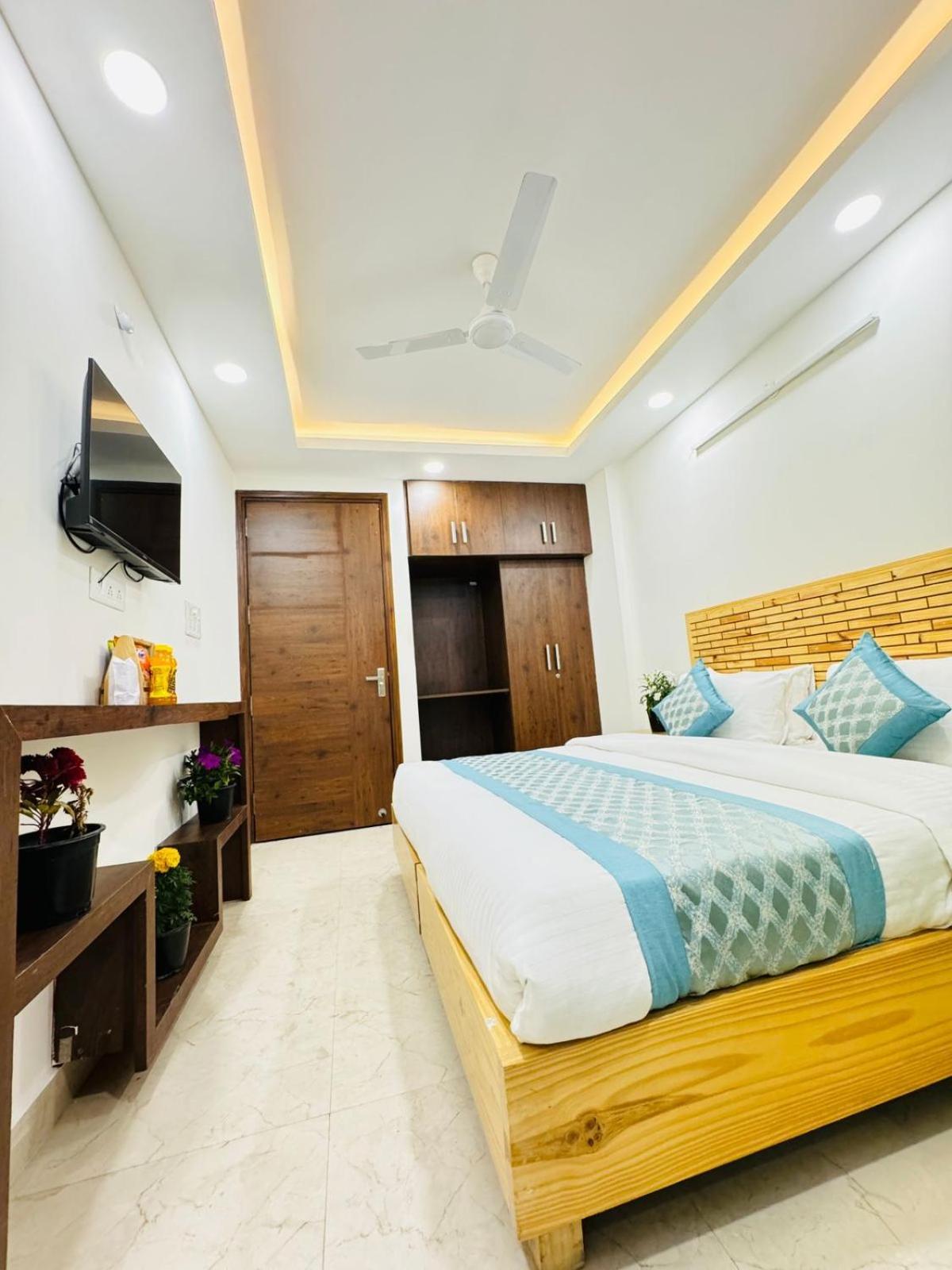 Hotel Ashram View Just 10 Minute Away Form Nizamuddin Railway Station New Delhi Buitenkant foto