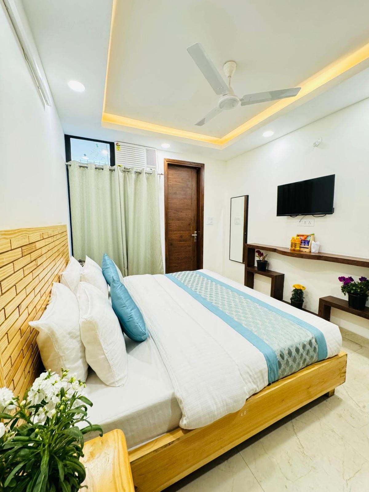 Hotel Ashram View Just 10 Minute Away Form Nizamuddin Railway Station New Delhi Buitenkant foto