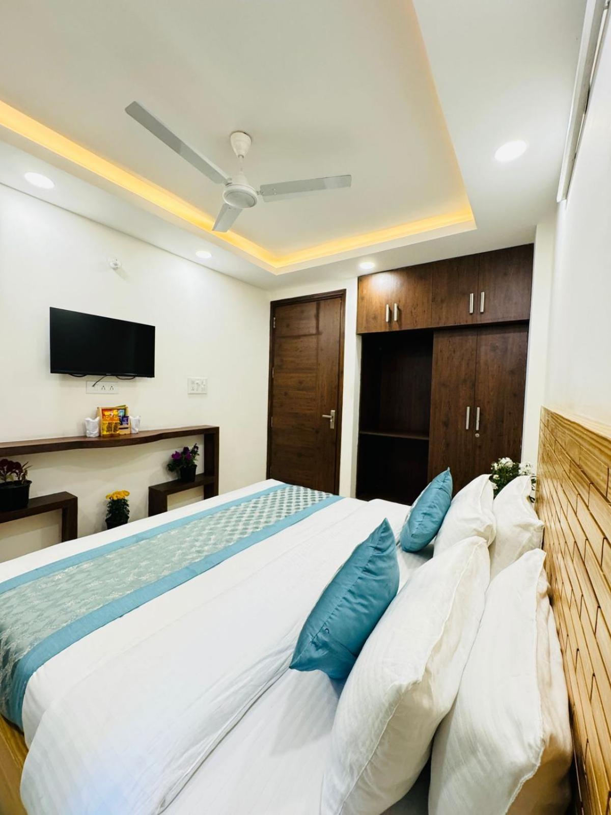 Hotel Ashram View Just 10 Minute Away Form Nizamuddin Railway Station New Delhi Buitenkant foto
