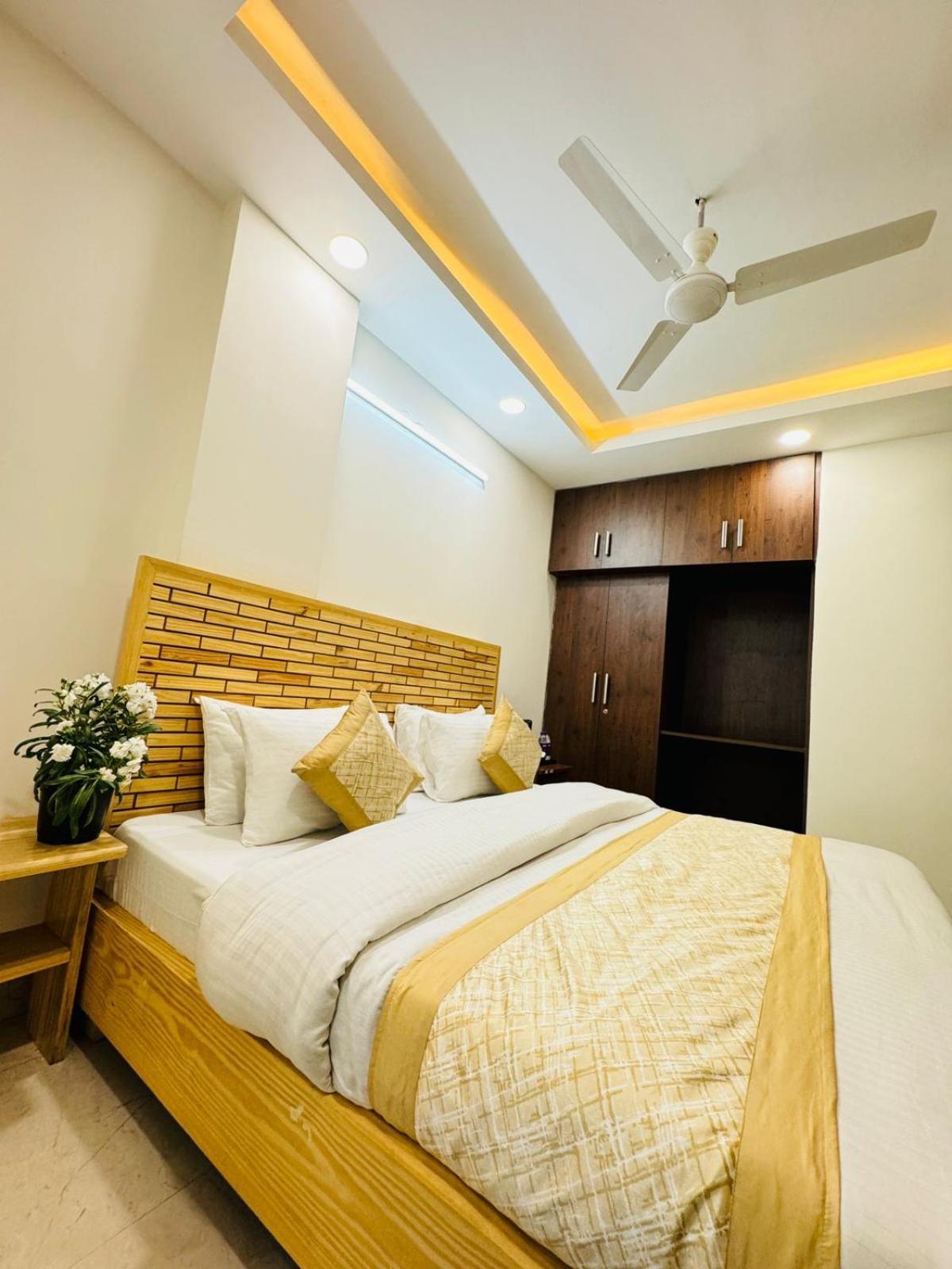 Hotel Ashram View Just 10 Minute Away Form Nizamuddin Railway Station New Delhi Buitenkant foto