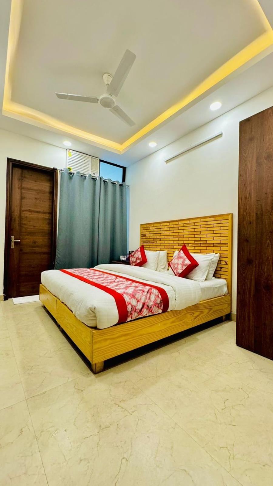 Hotel Ashram View Just 10 Minute Away Form Nizamuddin Railway Station New Delhi Buitenkant foto